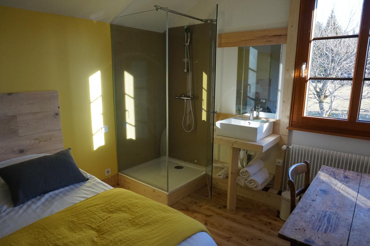 Auberge De La Perdrix Hauterive-la-Fresse ภายนอก รูปภาพ