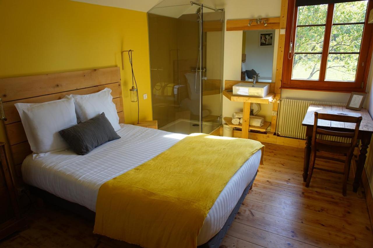 Auberge De La Perdrix Hauterive-la-Fresse ภายนอก รูปภาพ