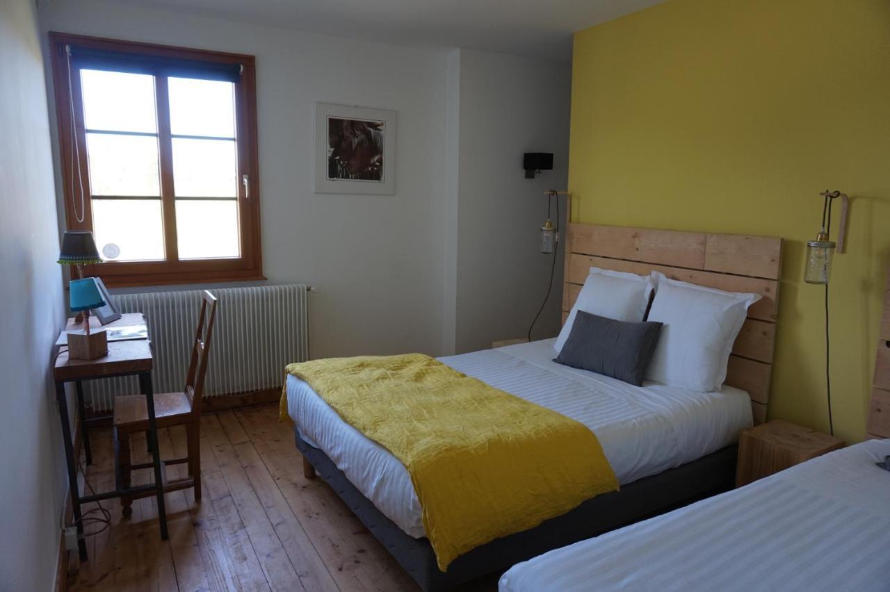 Auberge De La Perdrix Hauterive-la-Fresse ภายนอก รูปภาพ