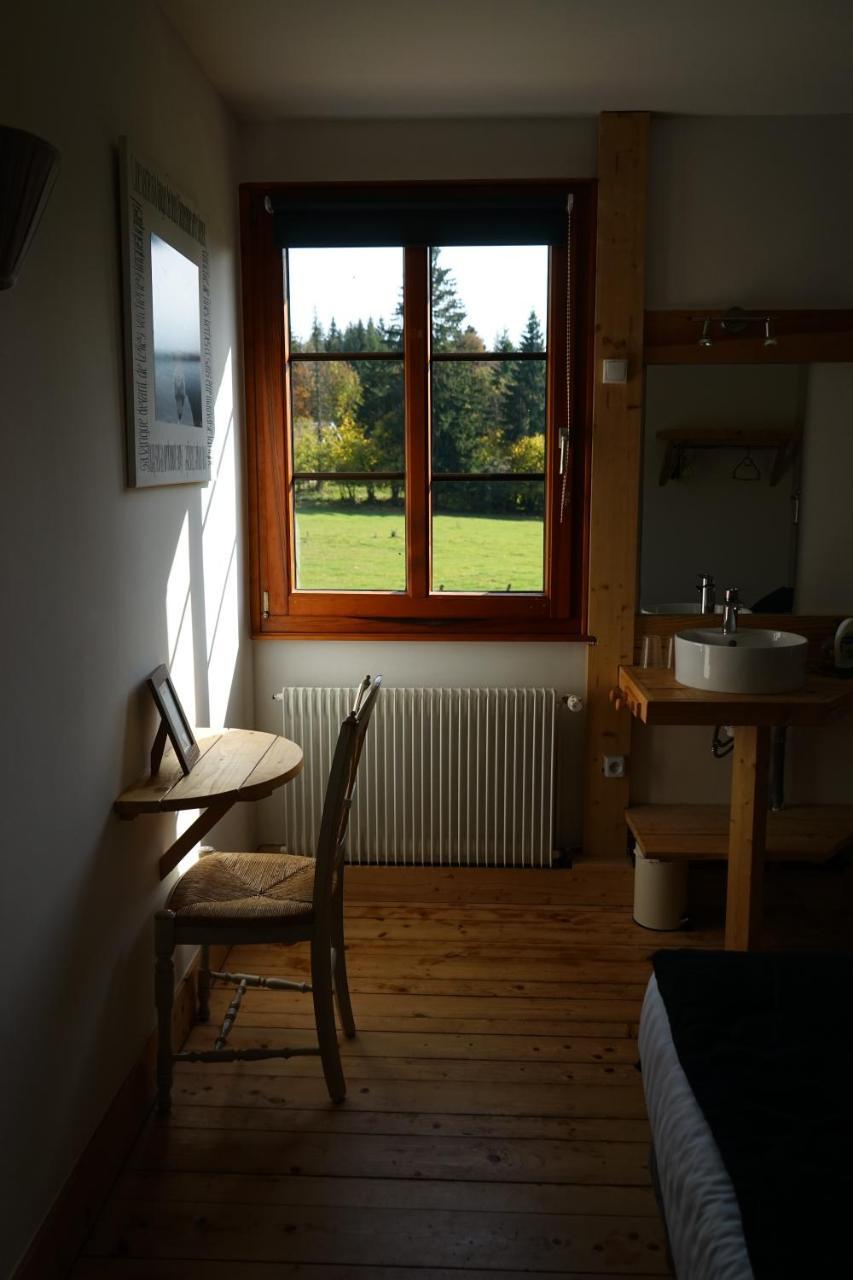 Auberge De La Perdrix Hauterive-la-Fresse ภายนอก รูปภาพ