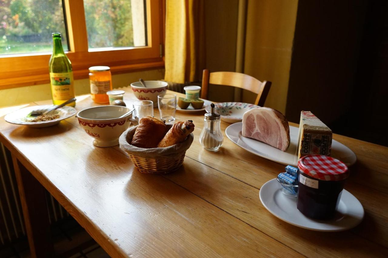 Auberge De La Perdrix Hauterive-la-Fresse ภายนอก รูปภาพ